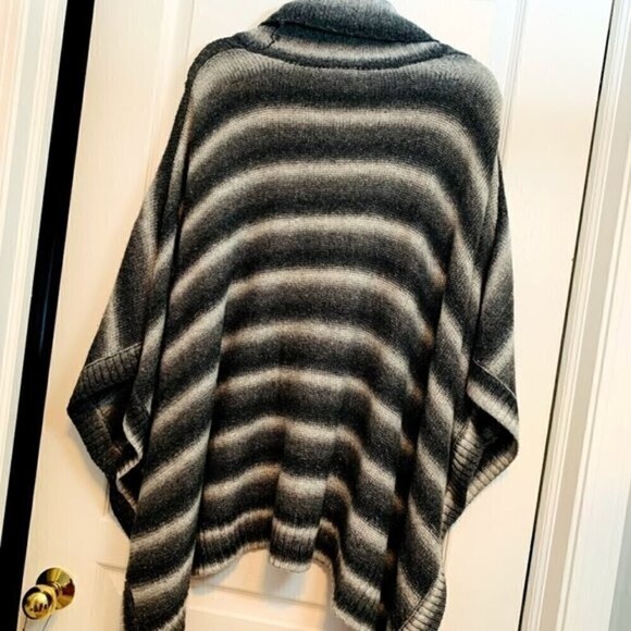 Neiman Marcus Cable Knit Stripe Turtle Neck Wrap Poncho Cape Winter Sweater - Picture 9 of 13